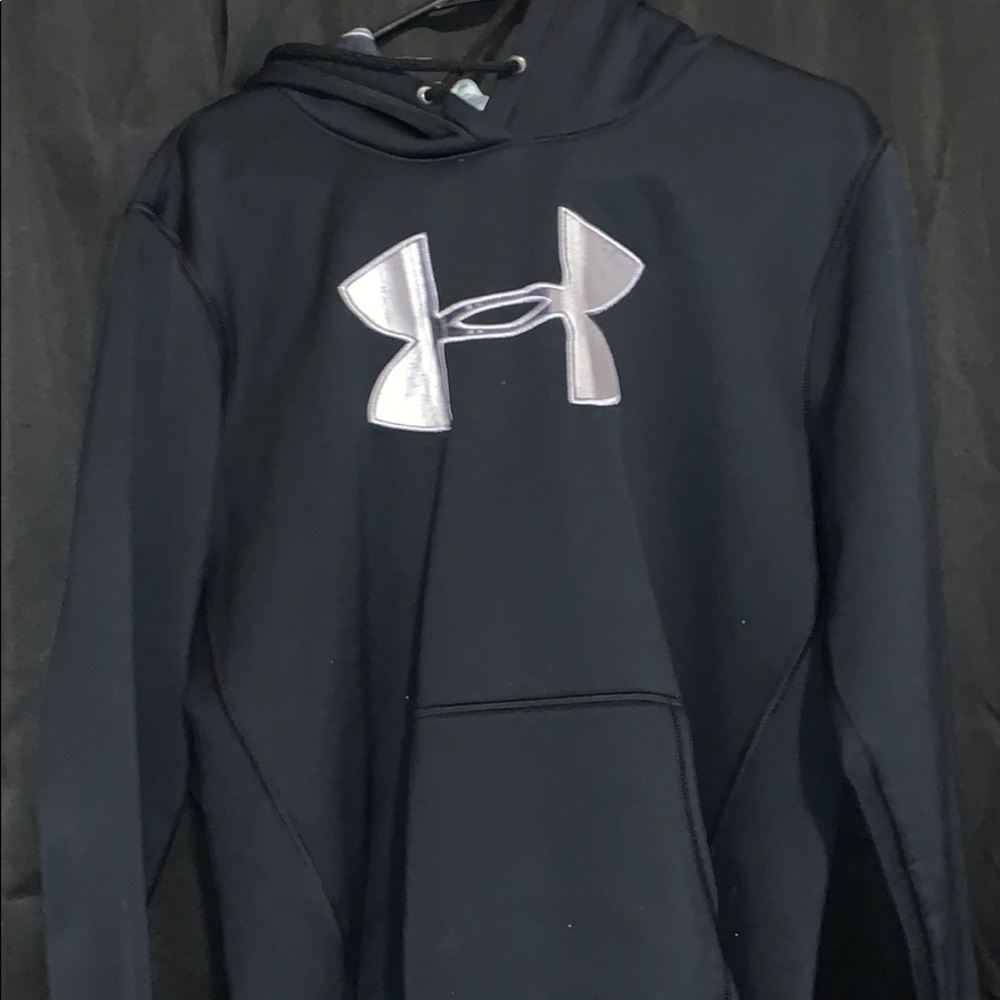 Black Under Armour hoodie